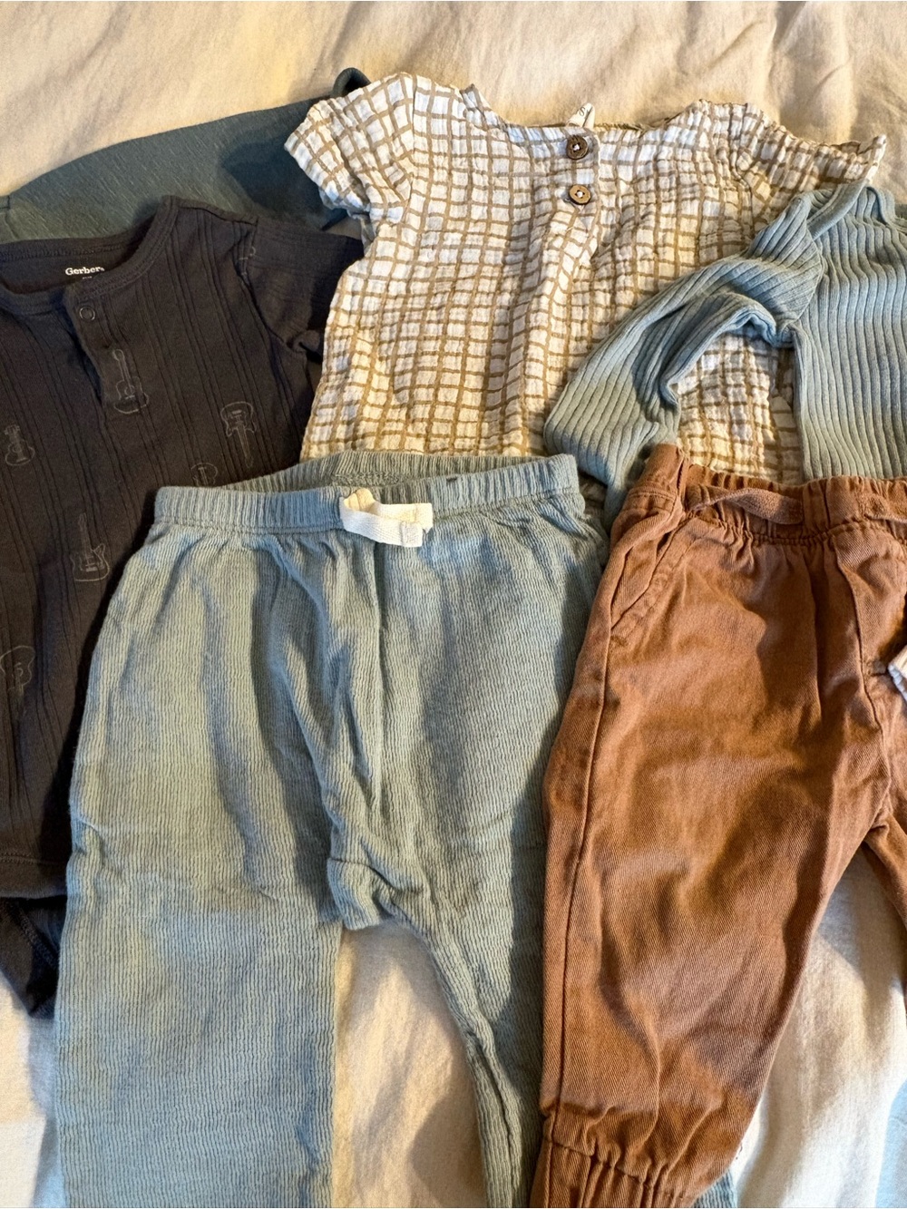 Neutral baby boy bundle - Beige & Blue Tones — 6-9m - Picture 4 of 15